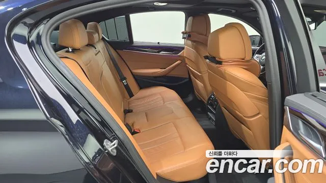 BMW 5 Series G30 — Фото автомобиля 19