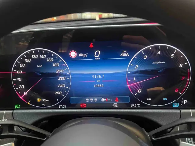 Mercedes-Benz E-Class — Фото автомобиля 9