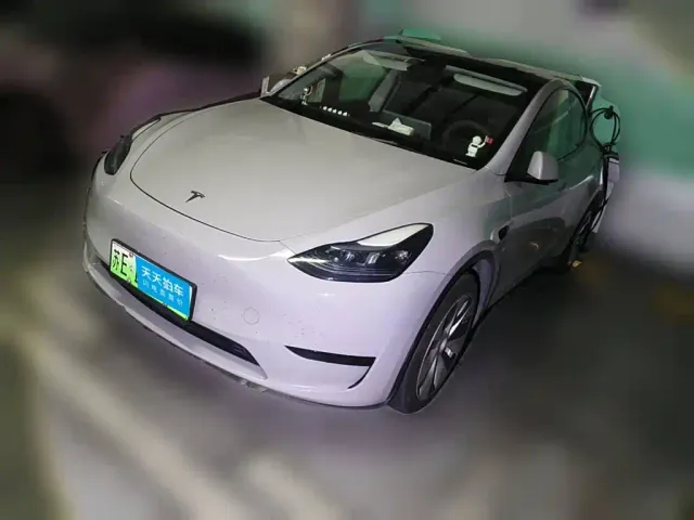 Фотография автомобиля — Tesla Model Y