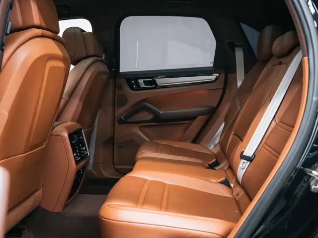 Porsche Cayenne — Фото автомобиля 10
