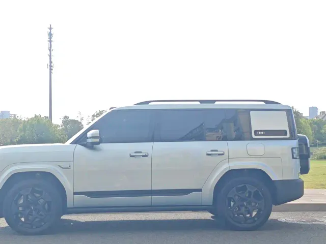 BYD FangChengBao Titanium 7 — Фото автомобиля 9