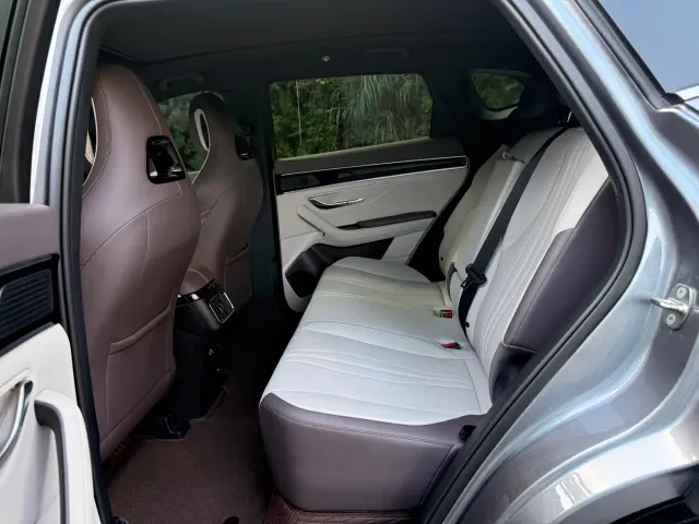 BYD Song PLUS — Фото автомобиля 18