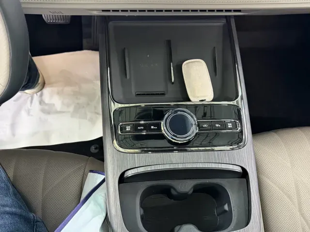 Geely Galaxy Xingyao 8 — Фото автомобиля 12