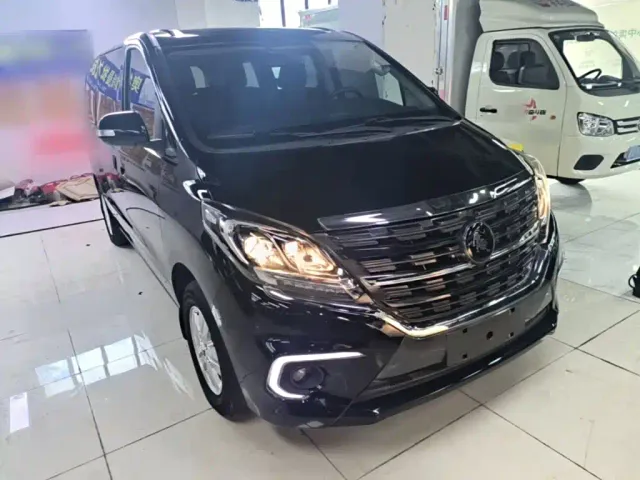 Forthing Fengxing M7 — Фото автомобиля 3