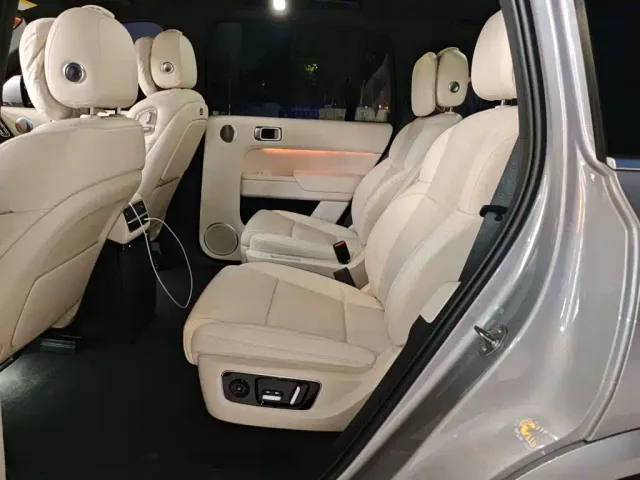 Li Auto L9 — Фото автомобиля 13