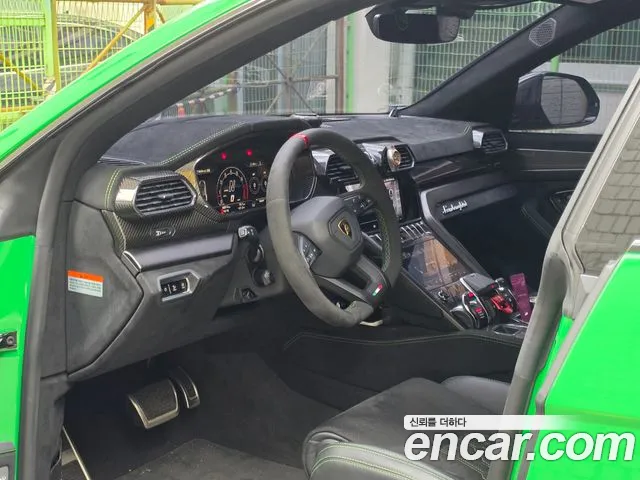 Lamborghini Urus — Фото автомобиля 5