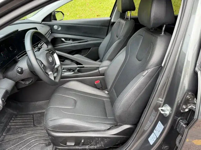 Hyundai Elantra — Фото автомобиля 8