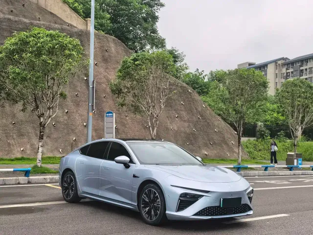 Nezha Auto Nezha S 2022 Model Pure Electric 715km RWD Grand Edition — Фото автомобиля 3