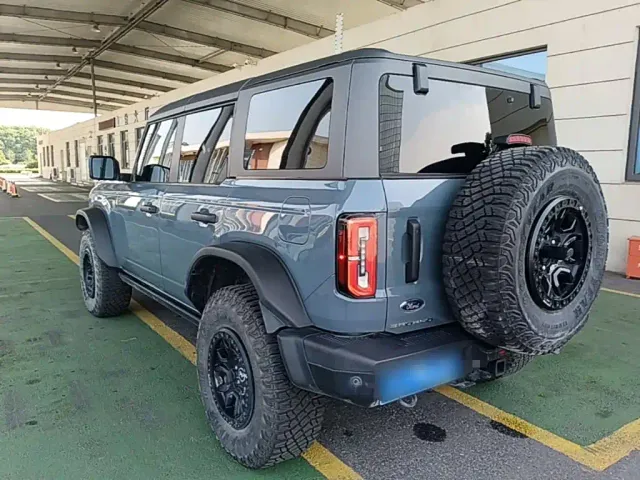 Ford Bronco — Фото автомобиля 4