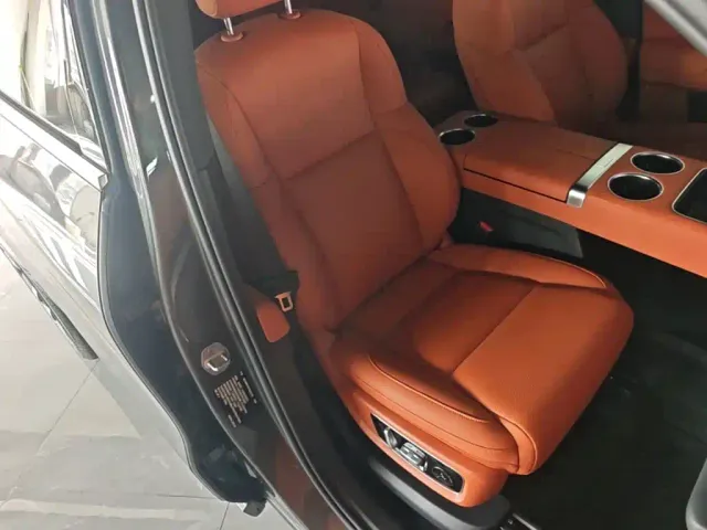 Li Auto L9 — Фото автомобиля 24