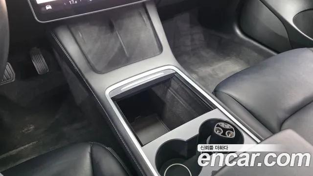 Tesla Model 3 — Фото автомобиля 25