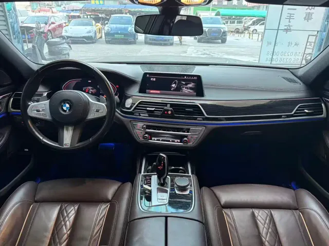 BMW 7 Series — Фото автомобиля 6
