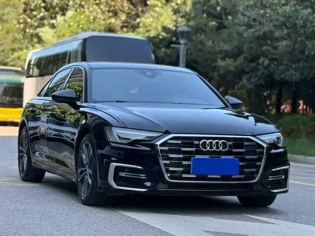 Фотография автомобиля — Audi A6L
