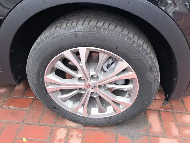 Buick Envision Plus — Фото автомобиля 6