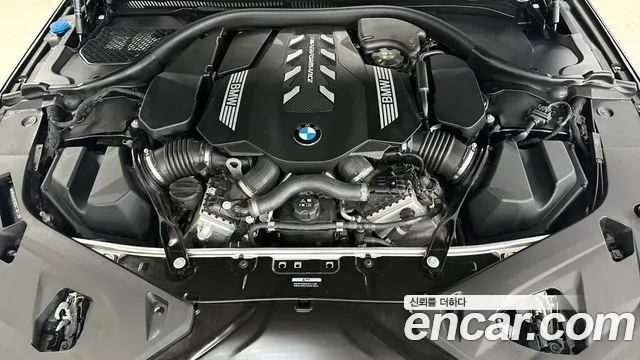BMW 8 Series G15 — Фото автомобиля 6