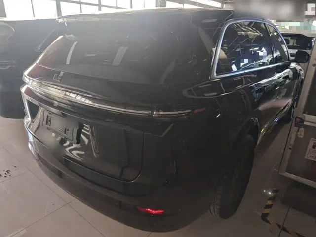 Li Auto L7 — Фото автомобиля 6