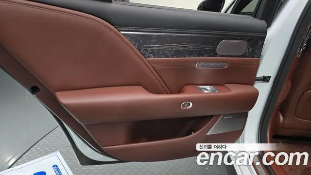 Genesis G90 Бензин 3.5 турбо AWD — Фото автомобиля 22