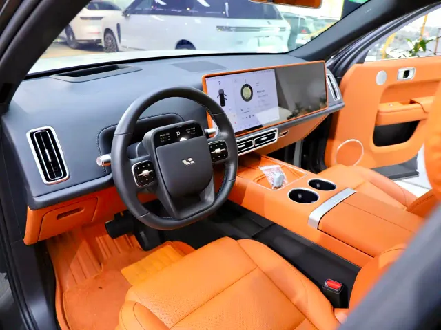 Li Auto L7 — Фото автомобиля 16