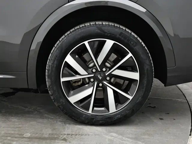 Li Auto L8 — Фото автомобиля 8