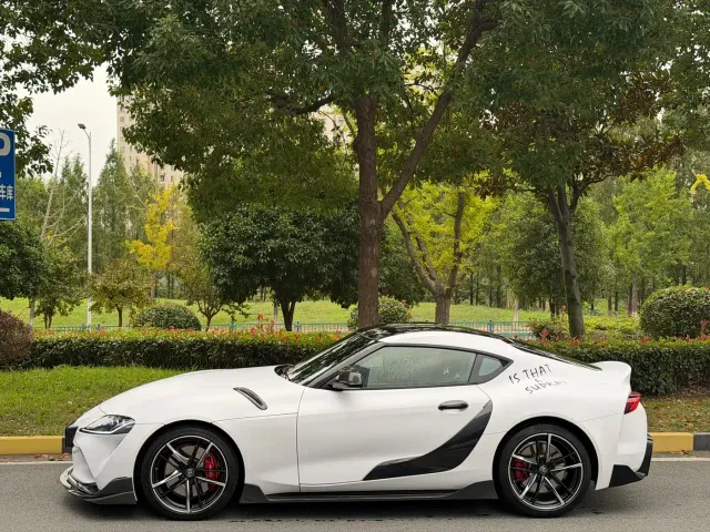 Toyota Supra — Фото автомобиля 3