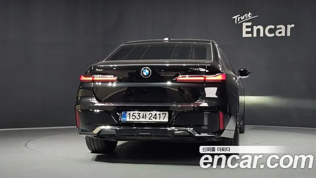 BMW 7-Series 7 серия (G70) 740i xDrive M Sport — Фото автомобиля 4