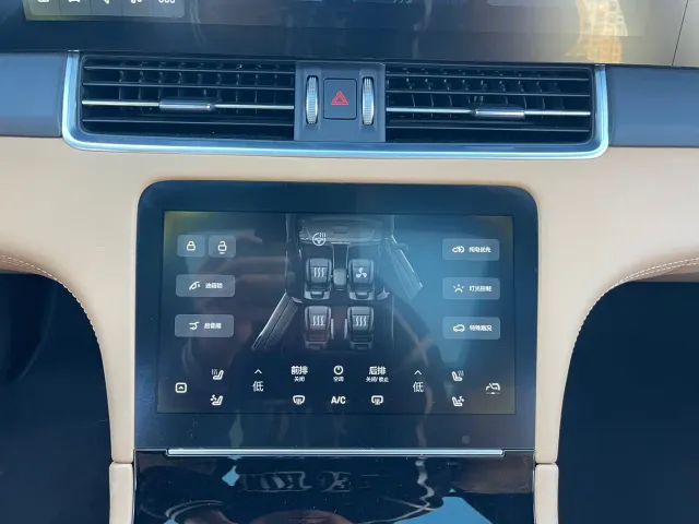 Li Auto ONE — Фото автомобиля 11