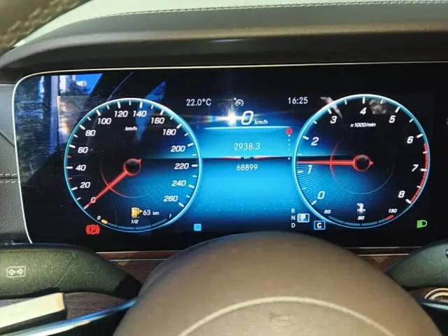 Mercedes-Benz E-Class — Фото автомобиля 11