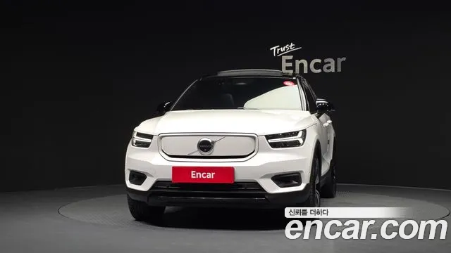 Фотография автомобиля — Вольво XC40