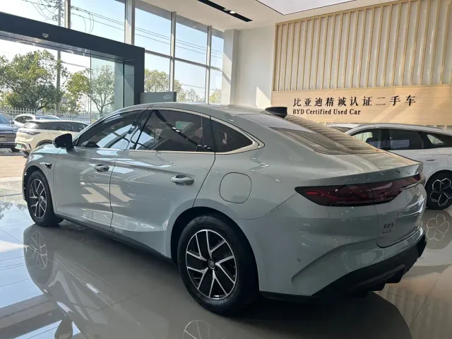 BYD Qin L — Фото автомобиля 7