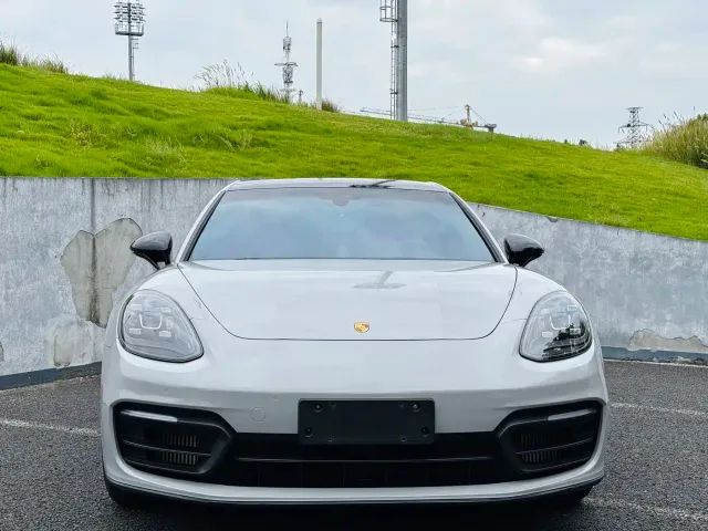 Porsche Panamera — Фото автомобиля 2