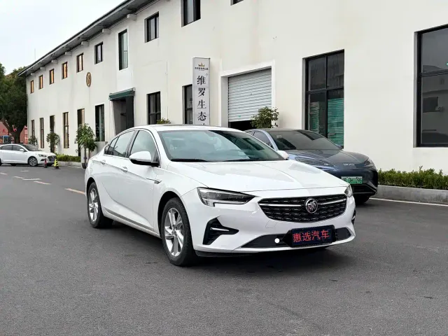 Buick Regal — Фото автомобиля 3