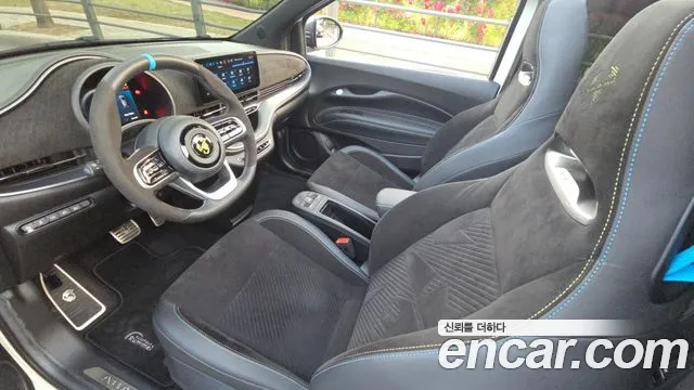 Fiat 500e — Фото автомобиля 14