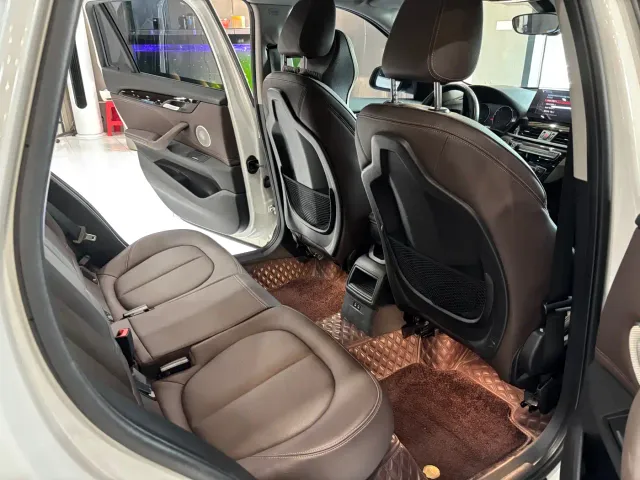 BMW X1 — Фото автомобиля 15