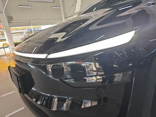 Tesla Model Y — Фото автомобиля 23