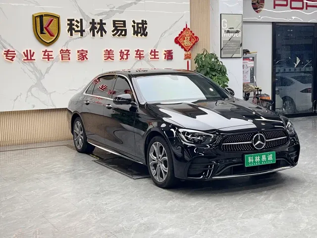 Mercedes-Benz E-Class — Фото автомобиля 3
