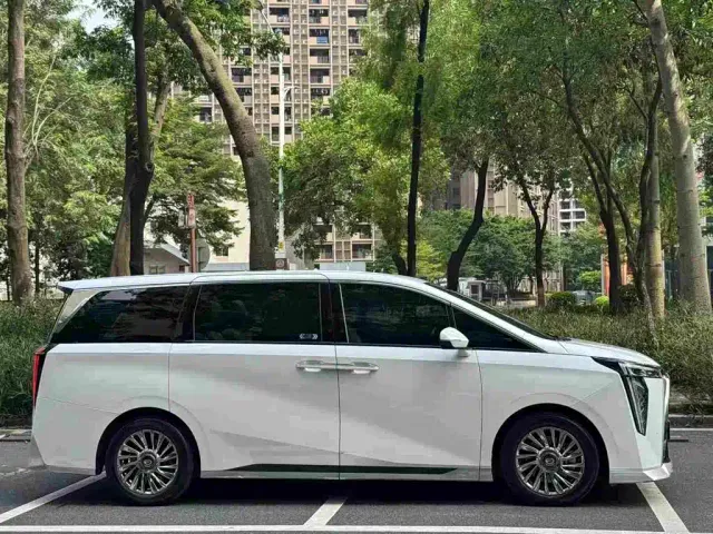 GAC Trumpchi M8 — Фото автомобиля 4
