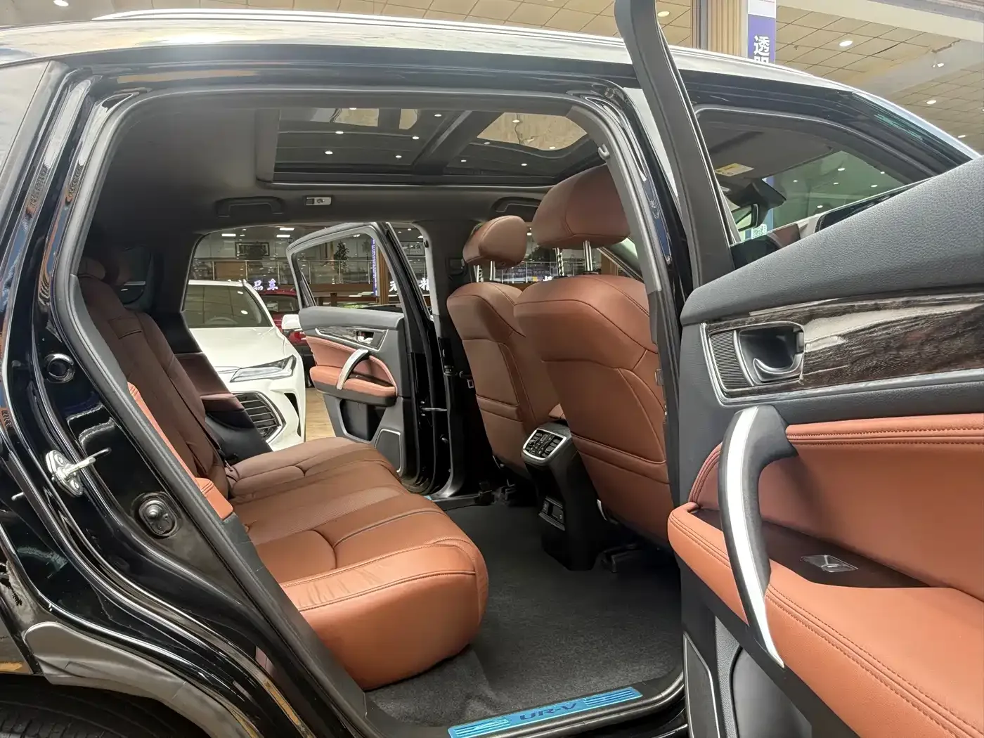 Honda Honda UR-V 2020 370TURBO 4WD Premium Edition — Фото автомобиля 15