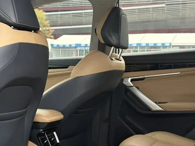 Geely Boyue L 2023 1.5TD DCT Premium — Фото автомобиля 17