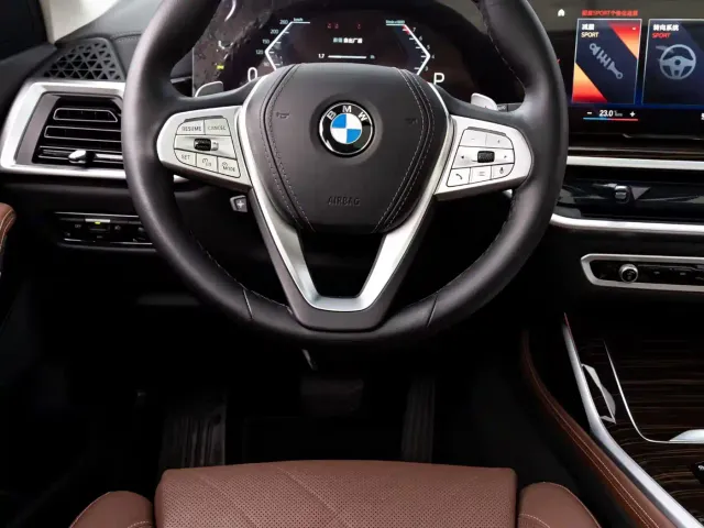 BMW X7 — Фото автомобиля 3