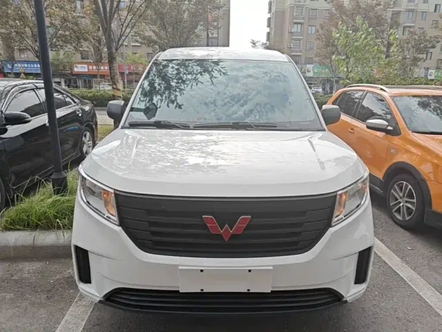 Wuling Zhengcheng — Фото автомобиля 2