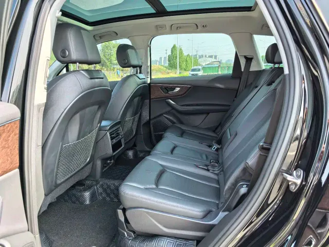 Audi Q7 — Фото автомобиля 6