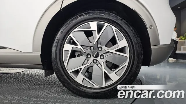 Genesis GV60 — Фото автомобиля 6