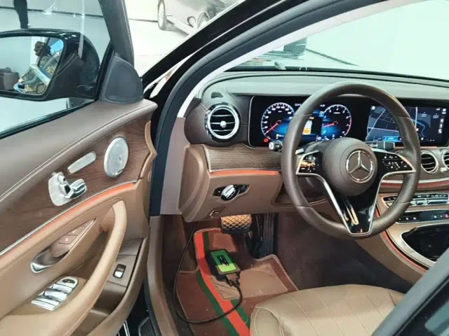Mercedes-Benz E-Class — Фото автомобиля 15