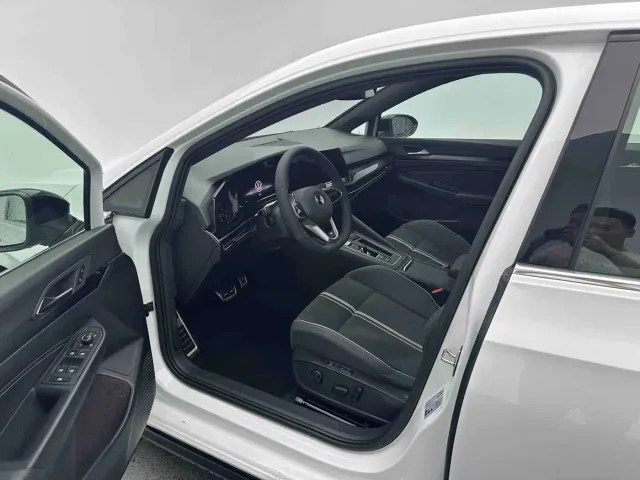 Volkswagen Golf — Фото автомобиля 9
