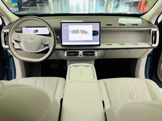 Leapmotor B10 — Фото автомобиля 8