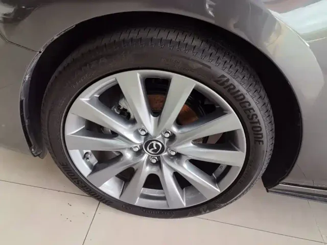 Mazda Axela — Фото автомобиля 22