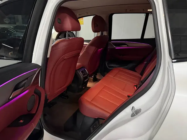 BMW iX3 — Фото автомобиля 7