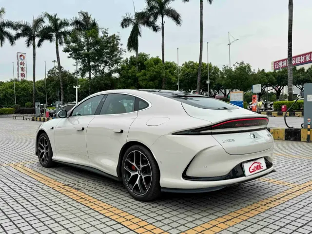 IM Motors L6 — Фото автомобиля 6