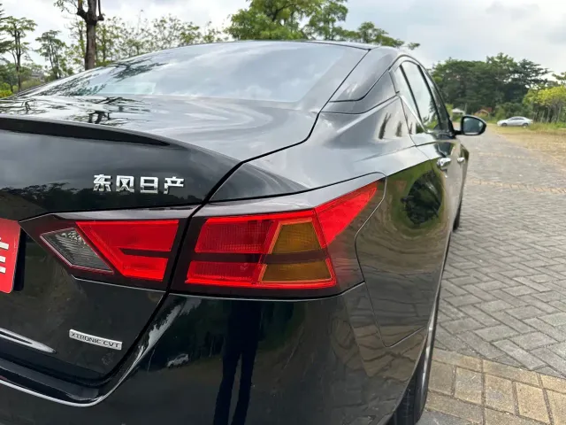 Nissan Teana — Фото автомобиля 10