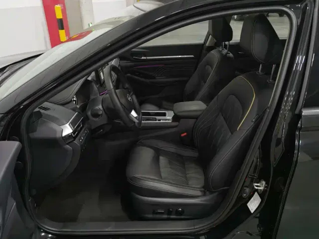 Nissan Teana — Фото автомобиля 10